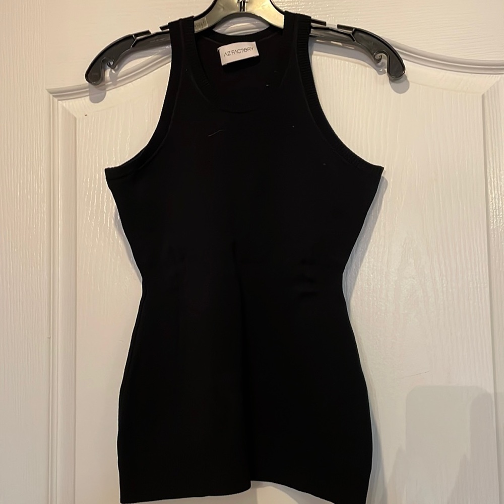 AZ Factory sculptured top. New with tag! Free size